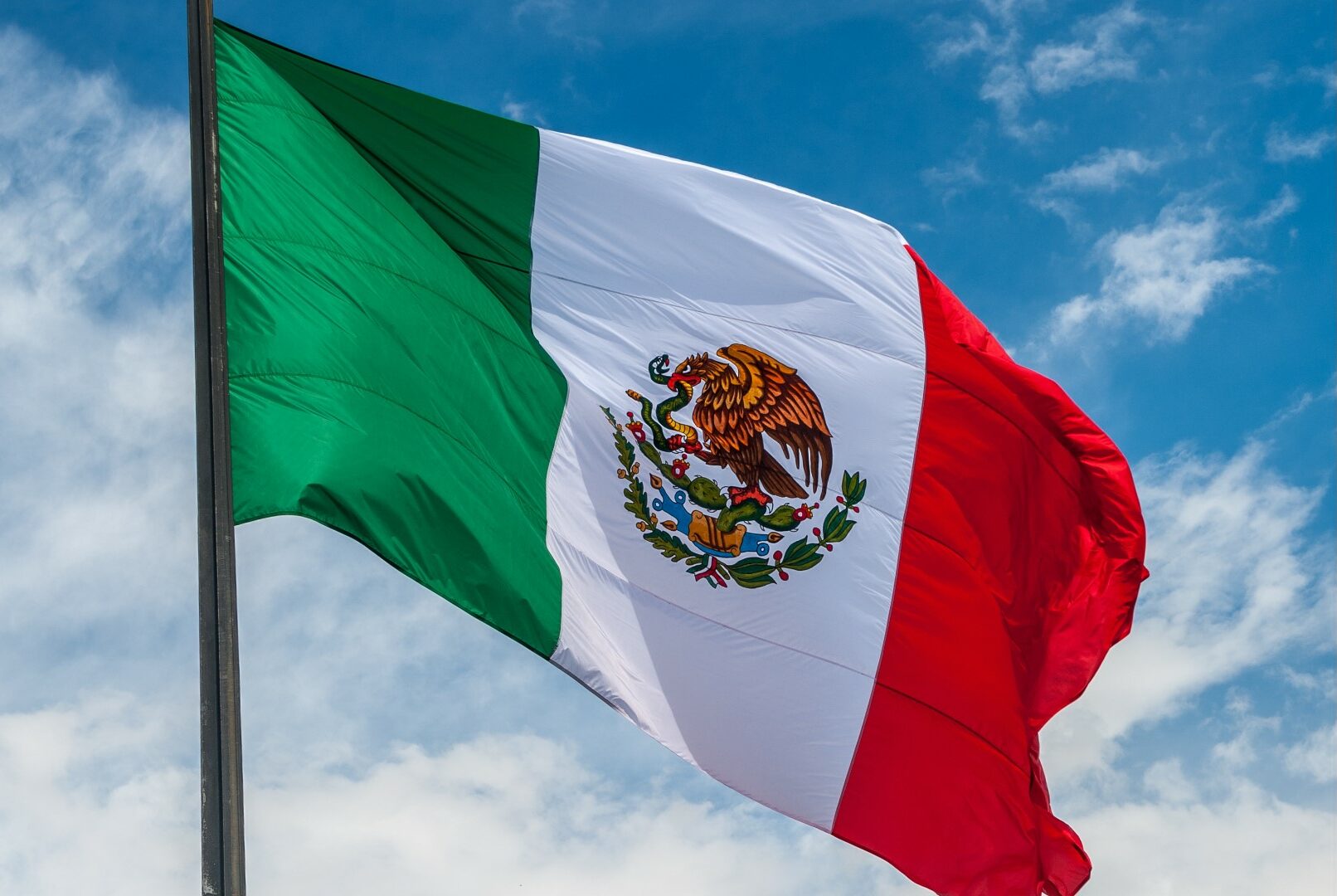 Día de la Bandera: Independence, Blood of Mexican Heroes and more.